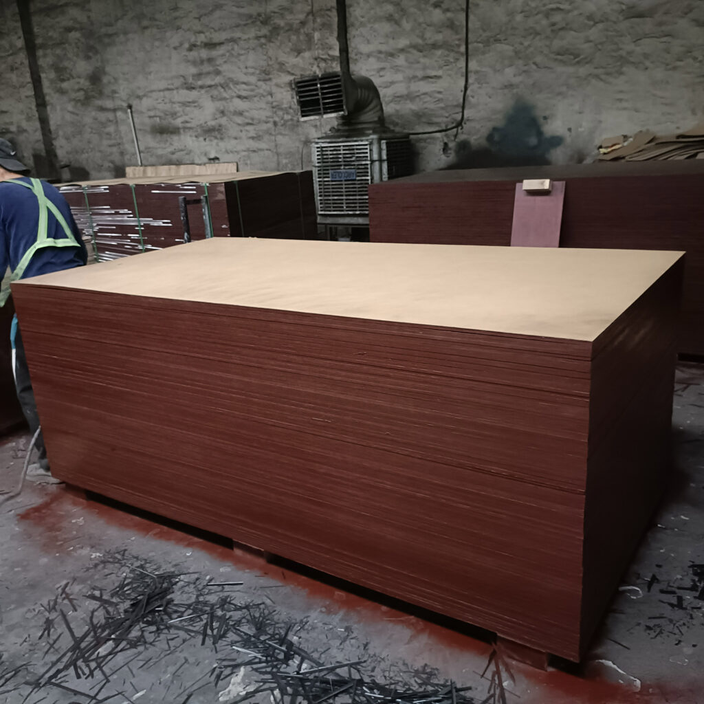 Strength, Durability Brown Film Faced Marine Plywood